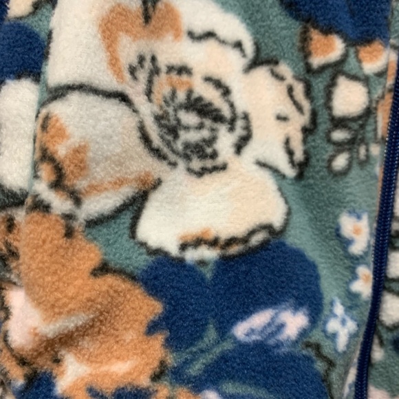 Vera Bradley Fleece Sweater - Picture 5 of 8